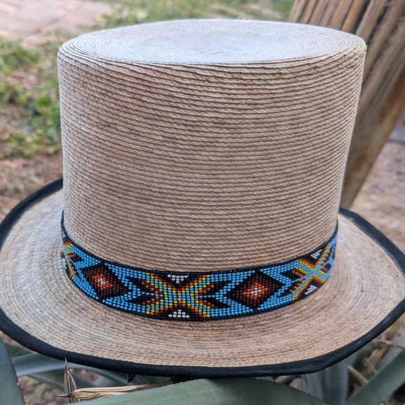 Charlie 1 Horse Outlaw Spirit Top Hat - Picture 2 of 7